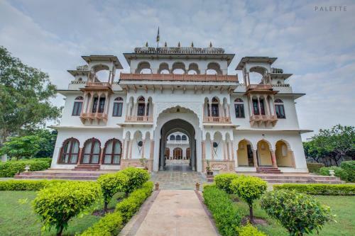 Hotel Talabgaon Castle Heritage Resort