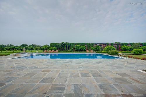 Hotel Talabgaon Castle Heritage Resort