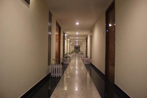 Hotel Parisutham