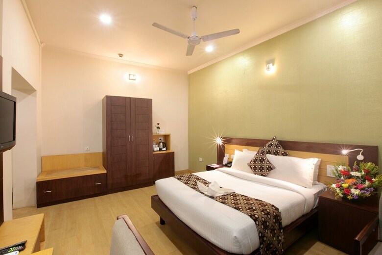Hotel Pushpak