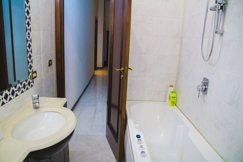 Hostal Happy Rooms In Easy House