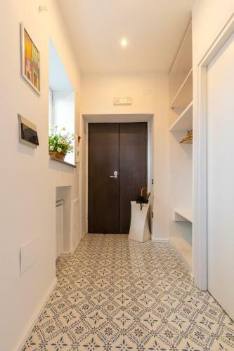 La Pazziella Flat