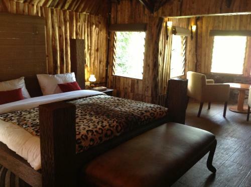 Lodge Mara River Camp