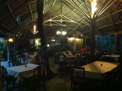 Lodge Mara River Camp