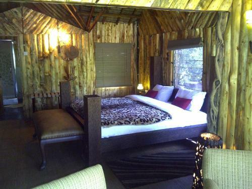 Lodge Mara River Camp