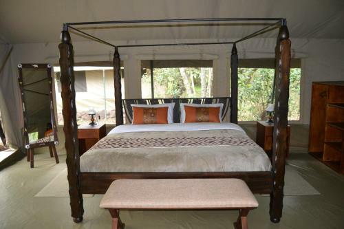 Lodge Mara River Camp