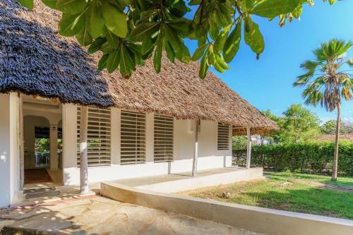 Baobab Beach House Bed And Breakfast