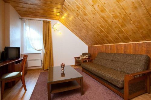 Hostal Chalet Voyage
