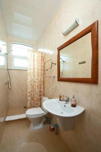 Hostal Chalet Voyage
