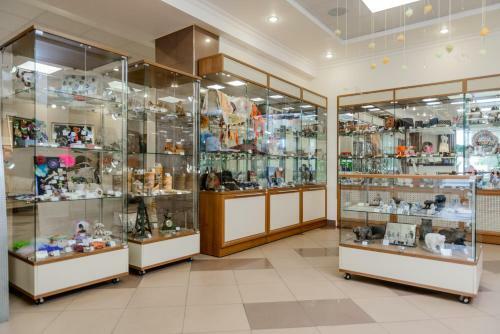 Ugor Hotel