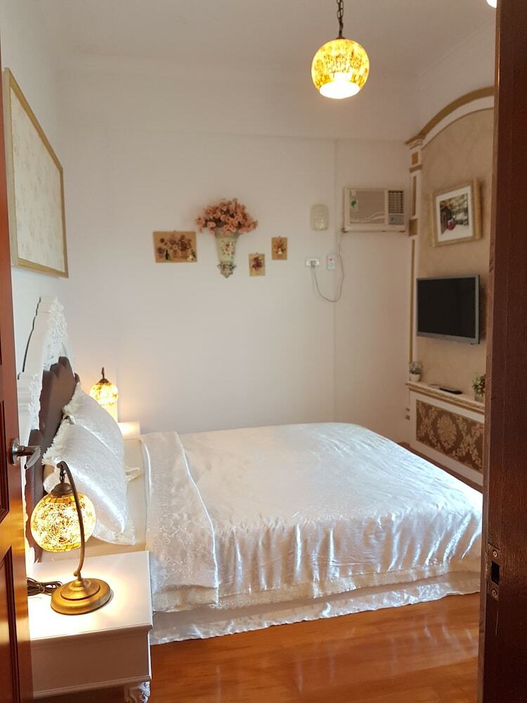 Loving Hut Paradise Island Vegan B&B