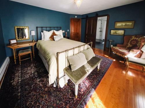 Burdett House Bed & Breakfast