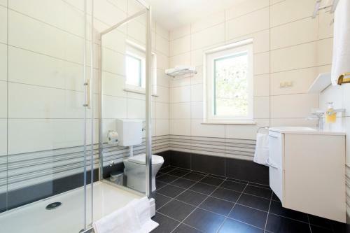 Zupa Villa Sleeps 6 Pool Air Con Wifi