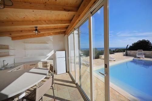 Villa Emi