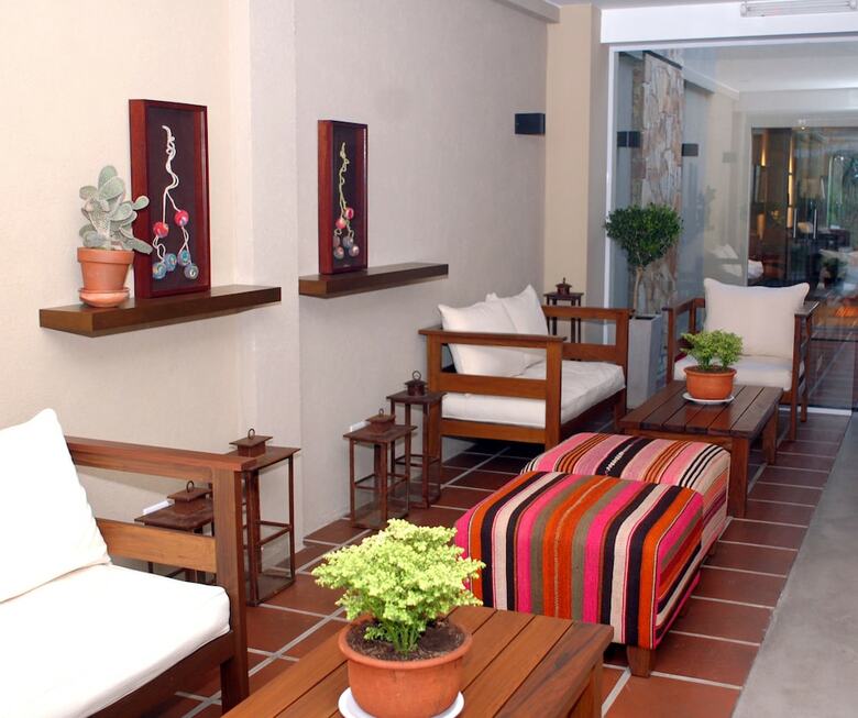 Hotel Tayka Suites