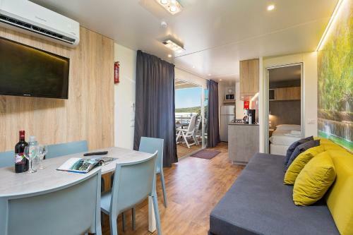Mobile Homes Ve?tar