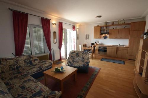 Two-bedroom Apartment In Crikvenica VI