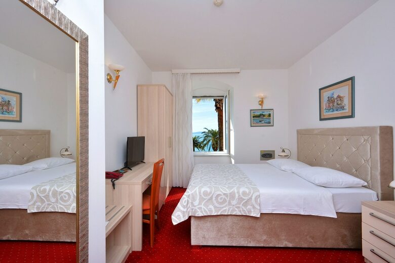 Hotel Adriana