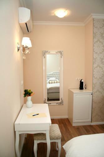 Hostal Banica Apartments & Rooms