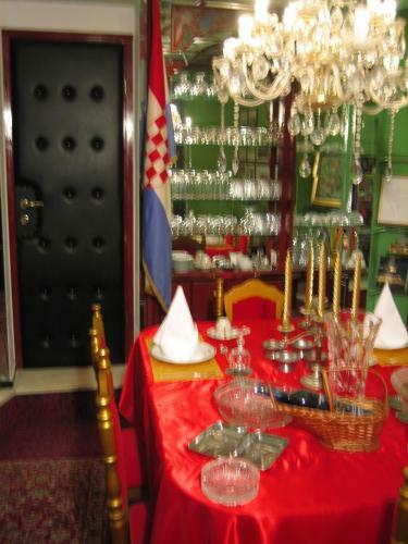 Apartment Paradiso