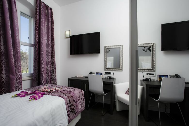 Hostal Sleep Split