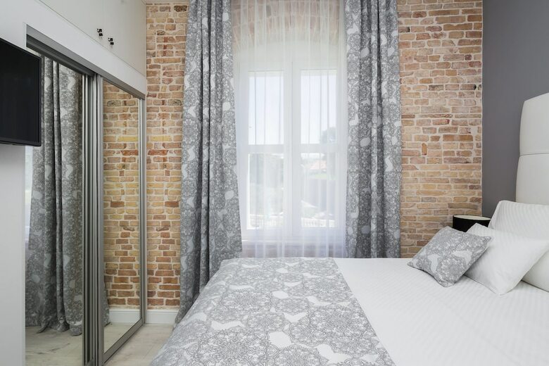 Hostal Sleep Split