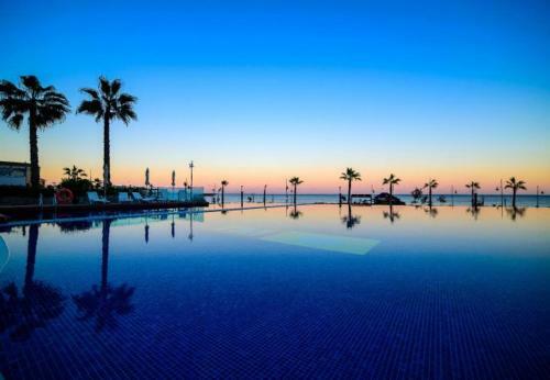 Punta Prima Apartment Sleeps 4 Pool Air Con Wifi