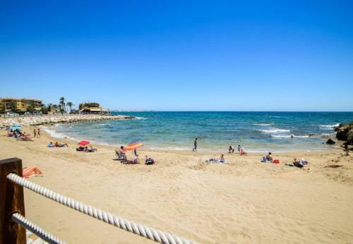 Punta Prima Apartment Sleeps 6 Pool Wifi