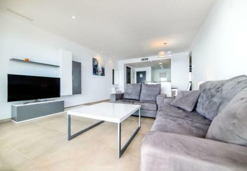 Punta Prima Apartment Sleeps 6 Pool Wifi