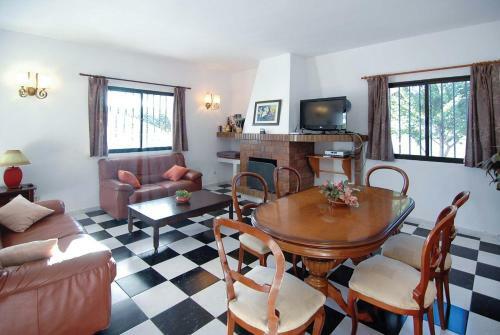 El Molino Villa Sleeps 6 Air Con Wifi