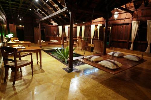 Hotel Vismaya Lake Heritage