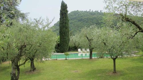 Villa Clara, Large Villa With Private Pool Steps From The Beach