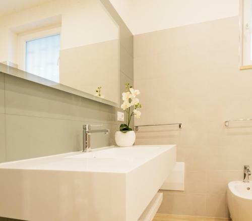 Hostal Golden Residence