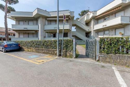 Marina Di Carrara Apartment Sleeps 6
