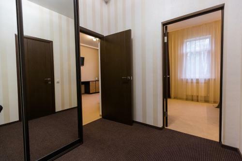 Green Park Hotel