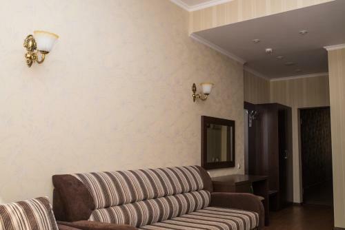 Lazurnoye Okno Hotel