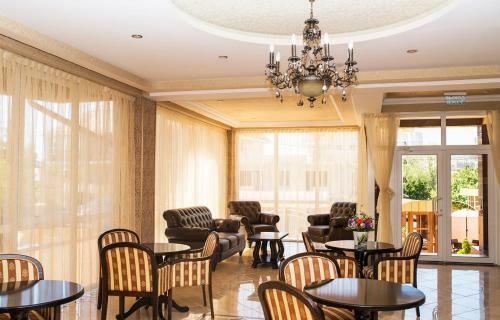 Lazurnoye Okno Hotel