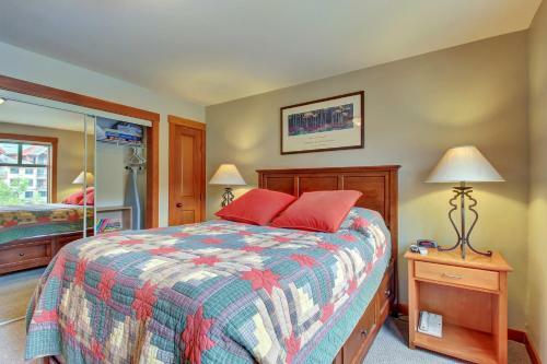 Eagle Springs East 201: Horsetail Suite
