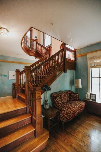 Bed & Breakfast Oakland Manor House Inn