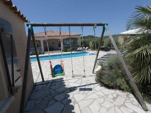 Cozy Villa In Aigne With Private Pool And Jacuzzi