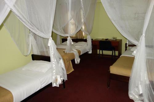 Emirina Travel Hotel
