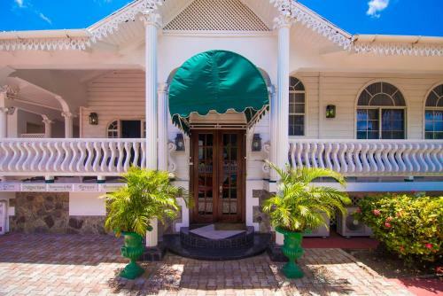 Hotel Grenadine House