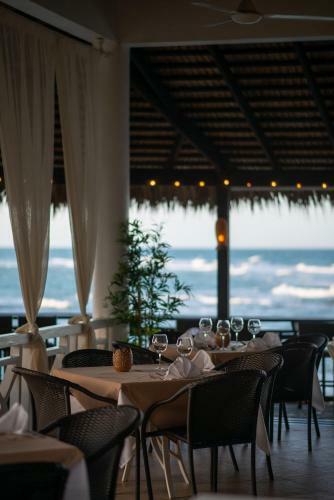 Hotel Velero Beach Resort
