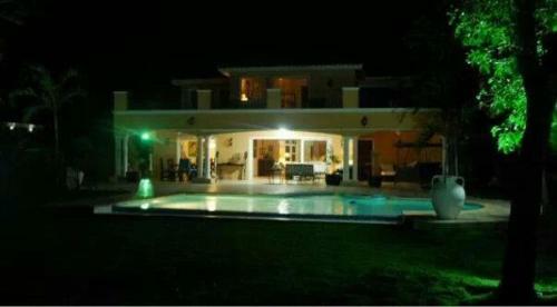 Villa Metro Country Club