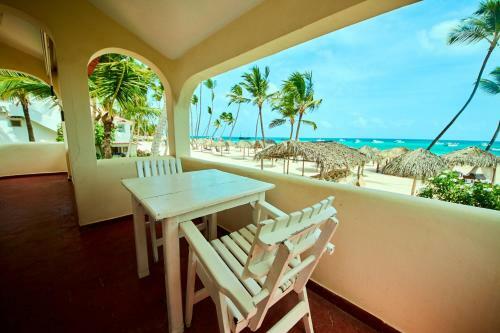 Hotel Los Corales Beach Village