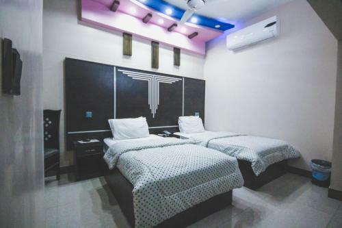 Hotel Regalia Inn