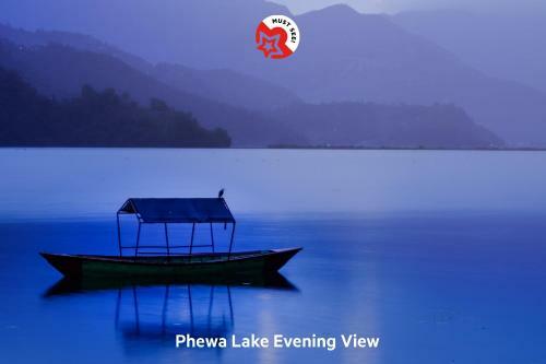 Hotel Oyo 11455 August Lake Resort