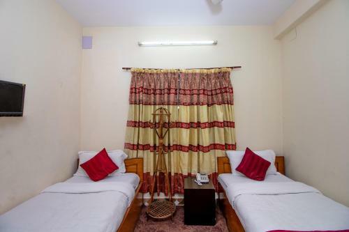 Oyo 249 Hotel Royal Image