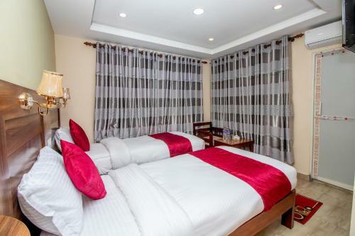Oyo 249 Hotel Royal Image