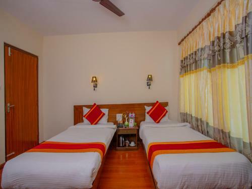 Oyo 11454 Hotel Garuda Inn